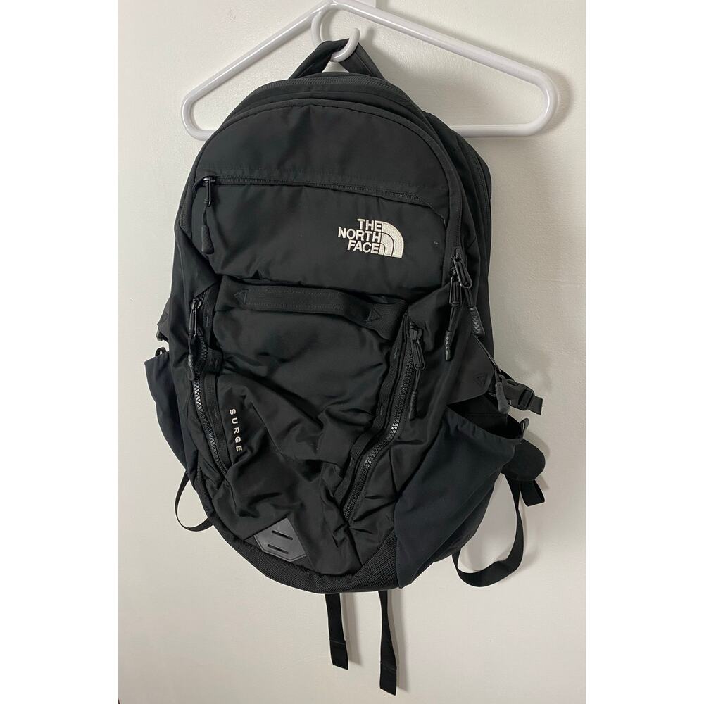 Women The North Face Surge 31L black nylon padded backpack bookbag - Picture 3 of 9